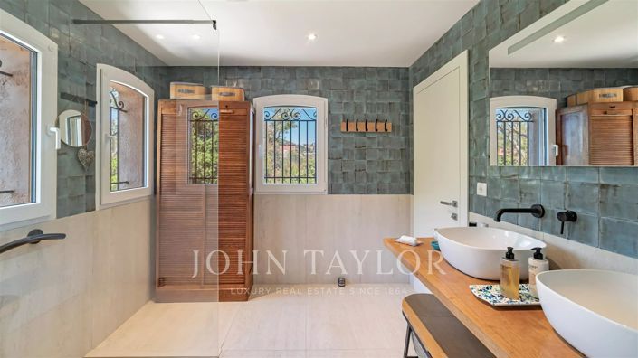 Image No.14-9 Bed House for sale