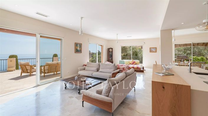 Image No.8-9 Bed House for sale