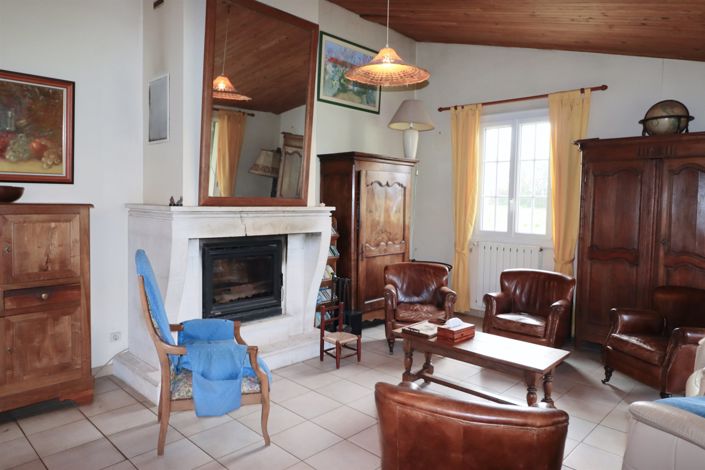 Image No.2-7 Bed House for sale