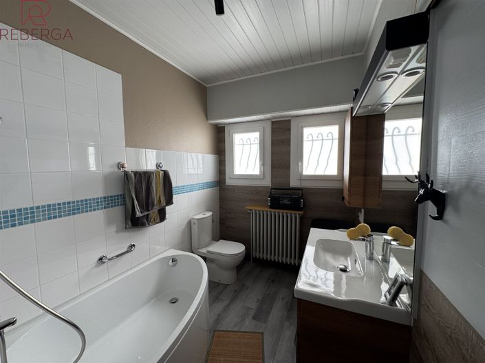 Image No.17-3 Bed House for sale