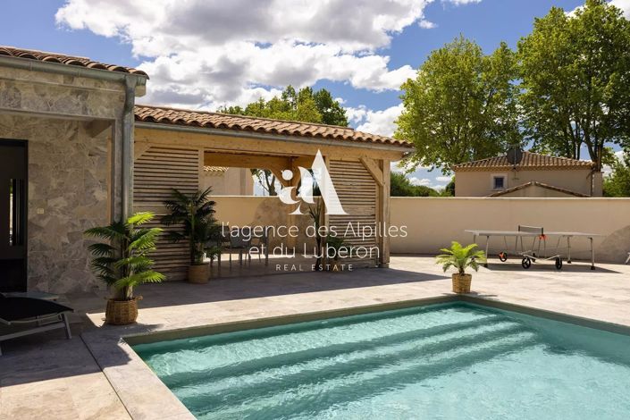 Image No.2-4 Bed House for sale