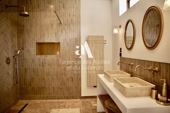 Image No.16-5 Bed House for sale