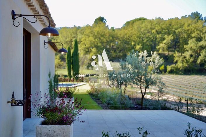 Image No.8-5 Bed House for sale