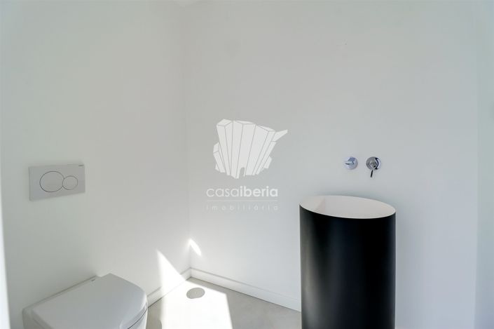Image No.15-4 Bed House for sale