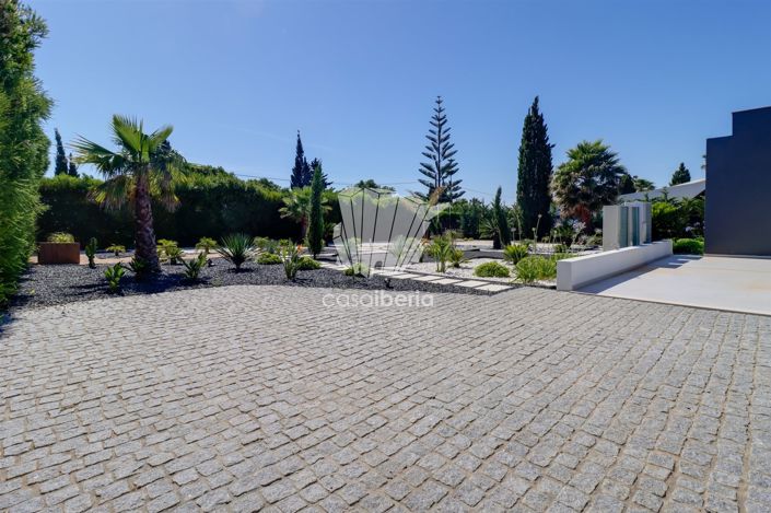 Image No.34-4 Bed House for sale