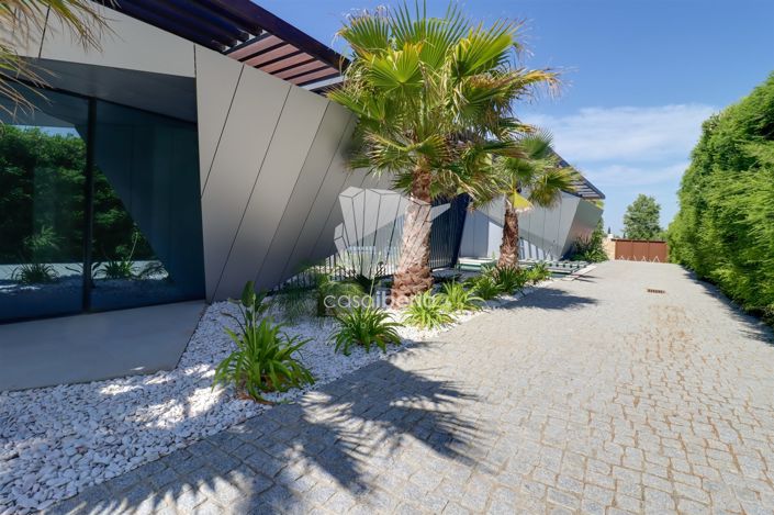 Image No.35-4 Bed House for sale