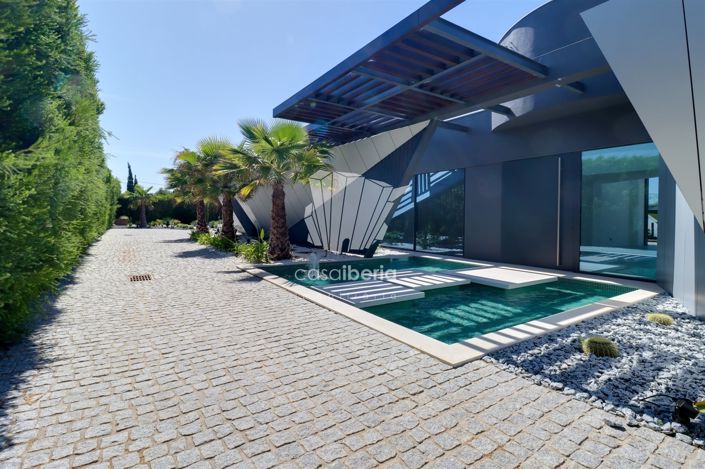 Image No.36-4 Bed House for sale