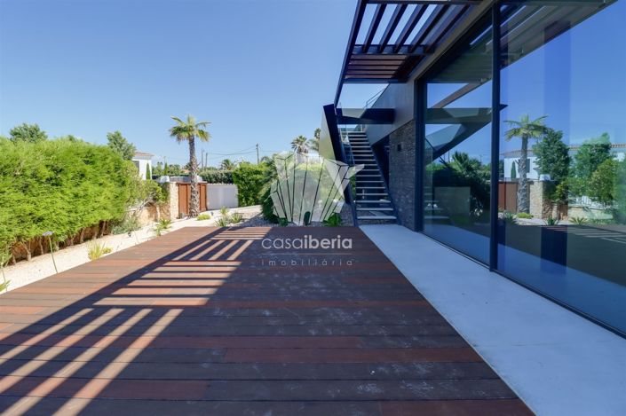 Image No.38-4 Bed House for sale