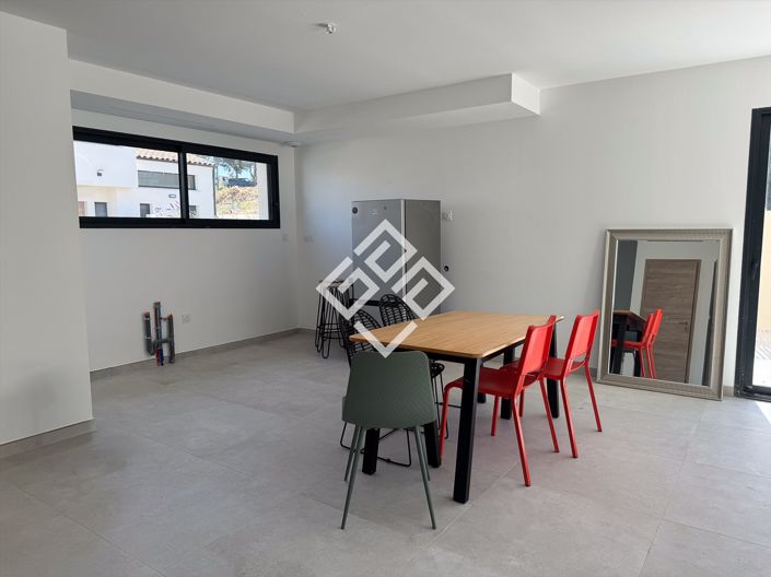 Image No.12-3 Bed House for sale