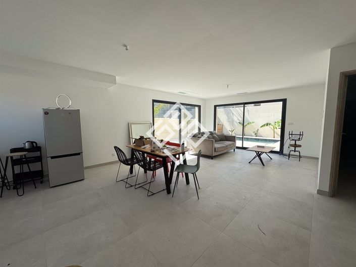 Image No.2-3 Bed House for sale
