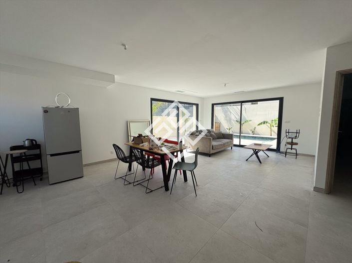 Image No.2-3 Bed House for sale