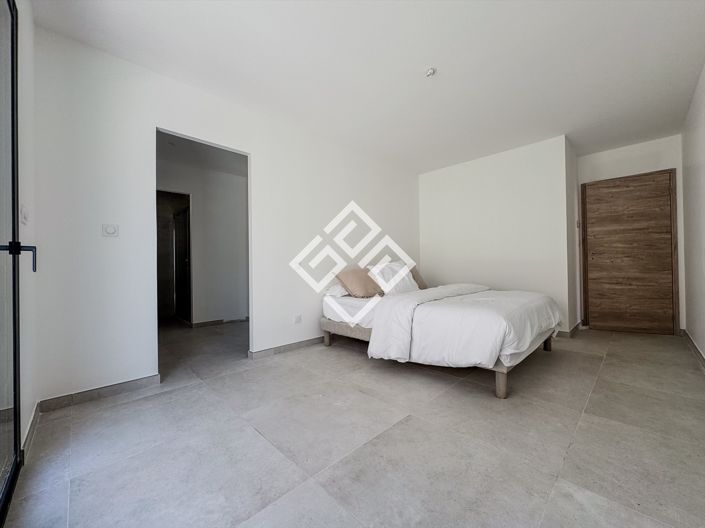 Image No.4-3 Bed House for sale