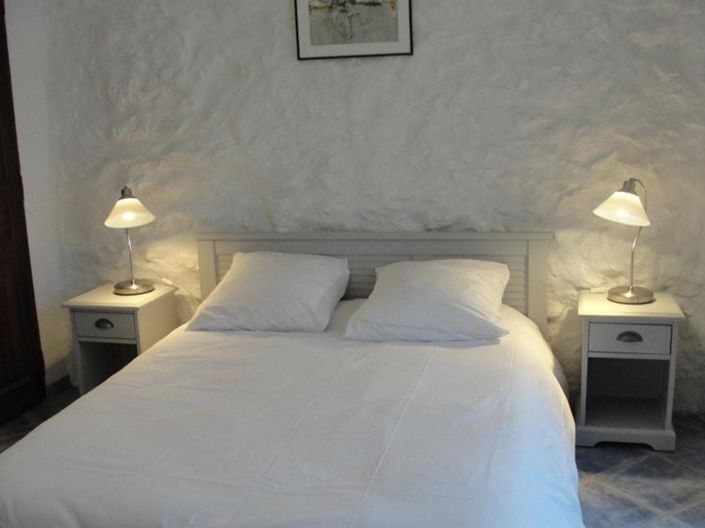 Image No.24-14 Bed House for sale