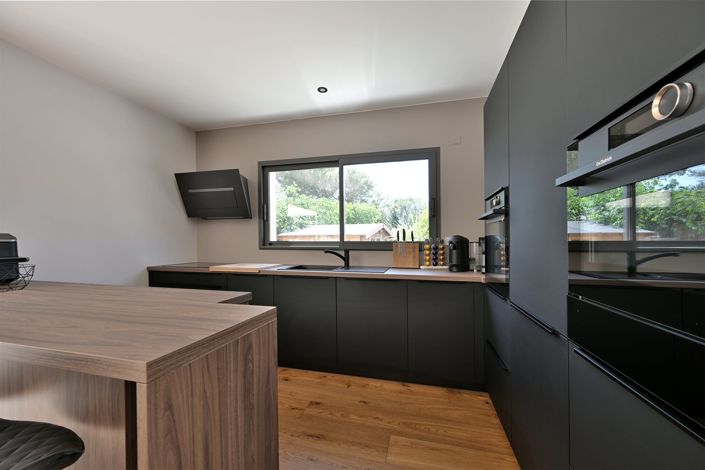 Image No.4-5 Bed House for sale