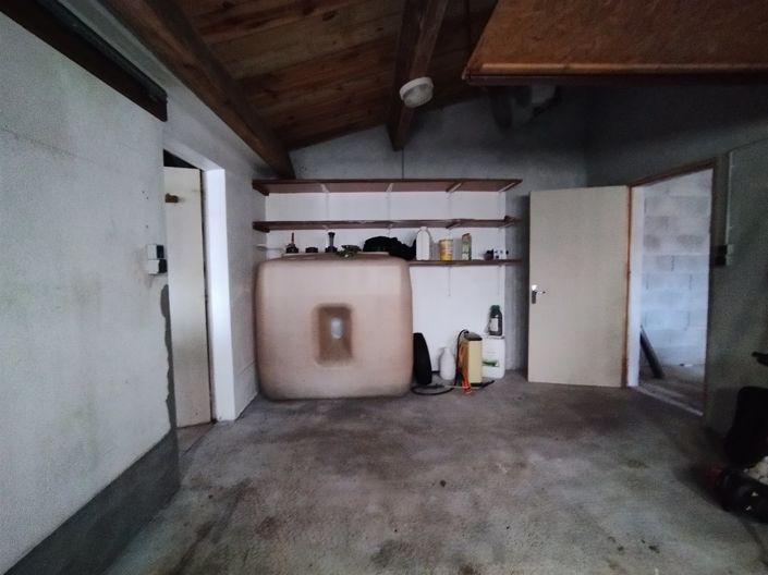 Image No.10-3 Bed House for sale