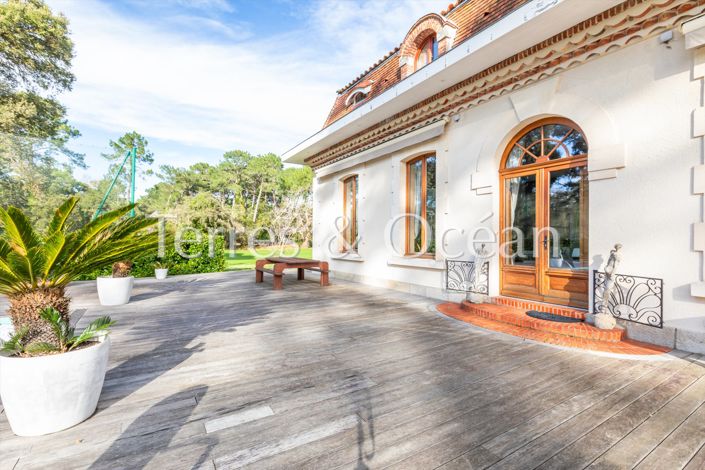 Image No.7-7 Bed House for sale