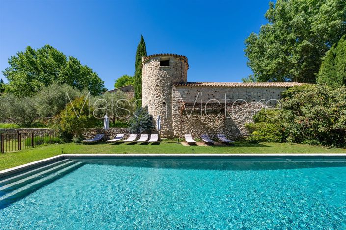 Image No.8-9 Bed House for sale