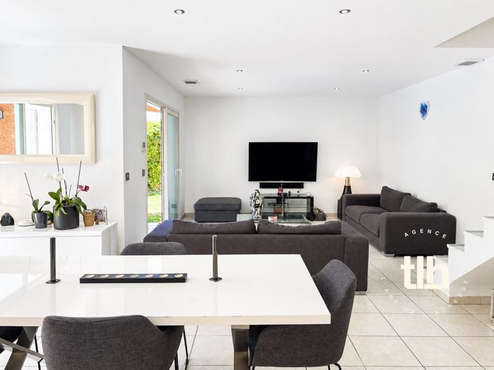 Image No.6-4 Bed House for sale