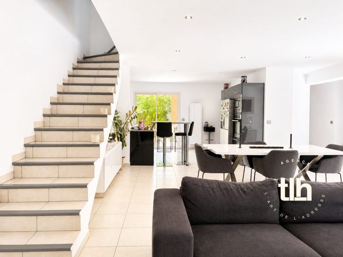 Image No.9-4 Bed House for sale