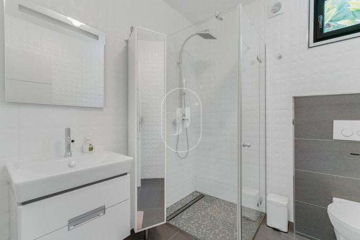 Image No.6-3 Bed House for sale