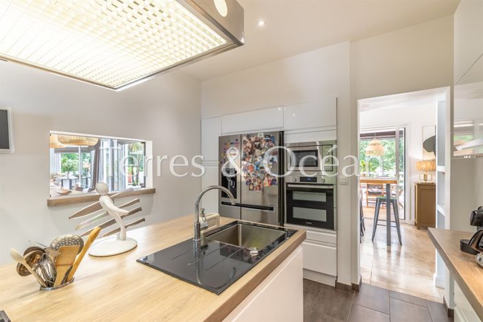 Image No.12-5 Bed House for sale