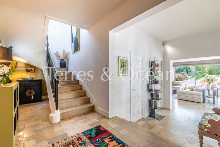 Image No.17-5 Bed House for sale