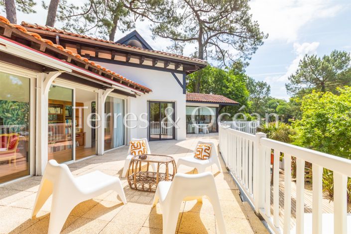 Image No.19-5 Bed House for sale