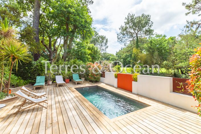 Image No.9-5 Bed House for sale