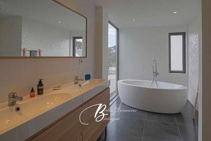 Image No.17-5 Bed House for sale