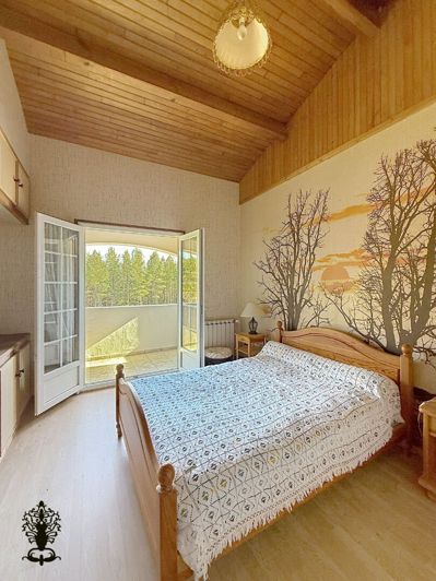 Image No.6-5 Bed House for sale