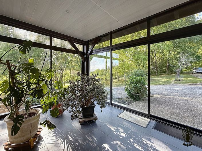 Image No.8-5 Bed House for sale