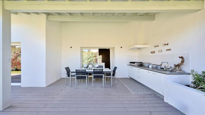 Image No.13-4 Bed Property for sale