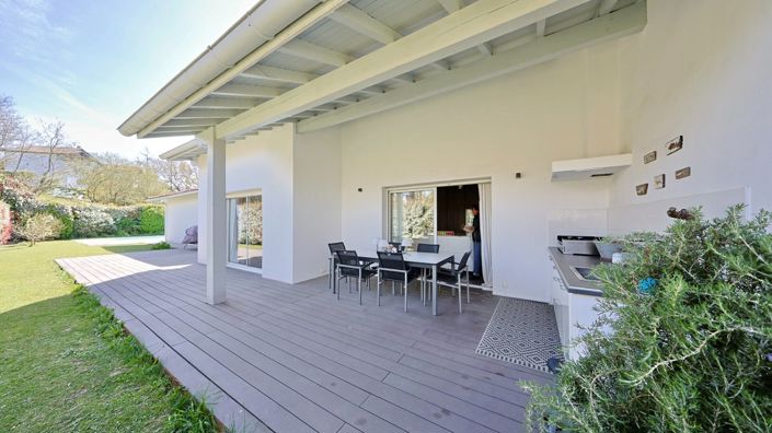 Image No.14-4 Bed Property for sale