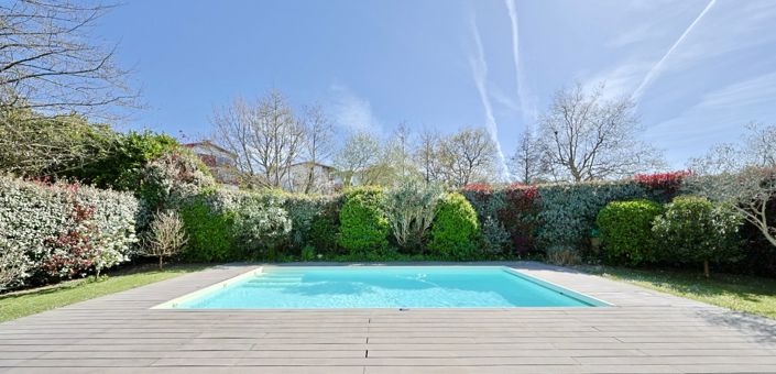 Image No.16-4 Bed Property for sale