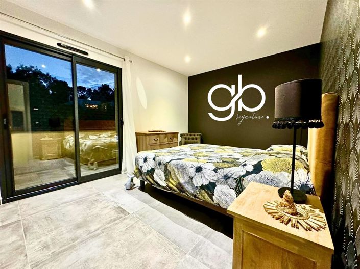 Image No.16-5 Bed House for sale
