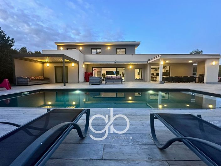 Image No.4-5 Bed House for sale