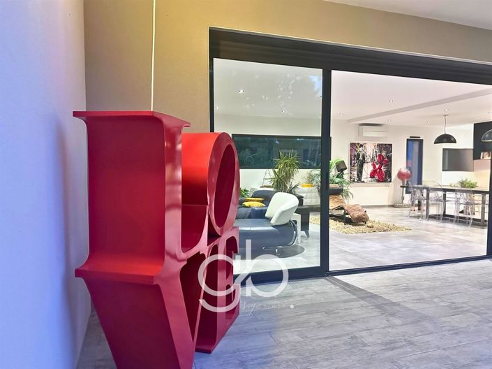 Image No.5-5 Bed House for sale