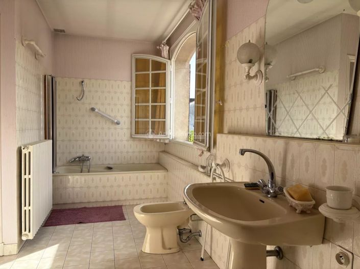 Image No.12-3 Bed House for sale
