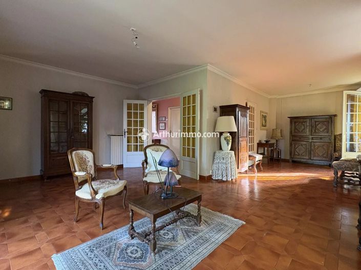 Image No.2-3 Bed House for sale