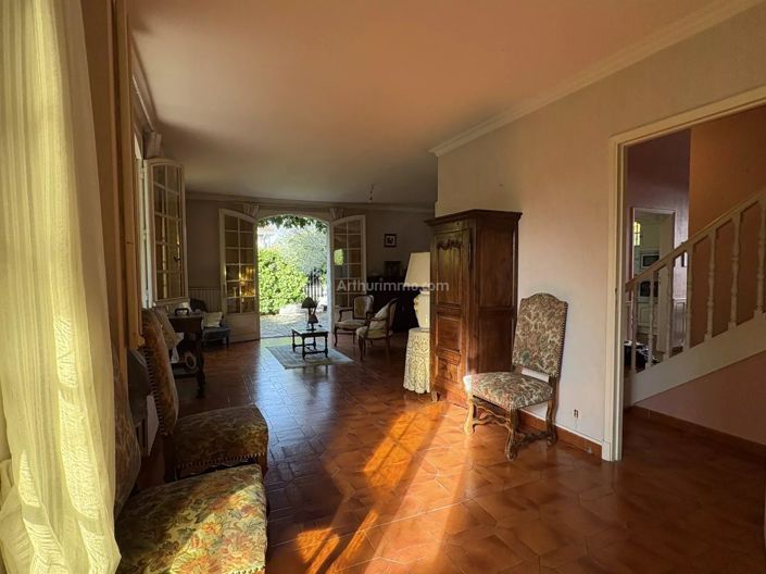 Image No.6-3 Bed House for sale