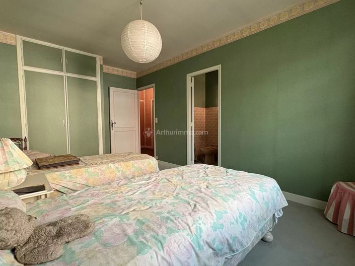 Image No.8-3 Bed House for sale