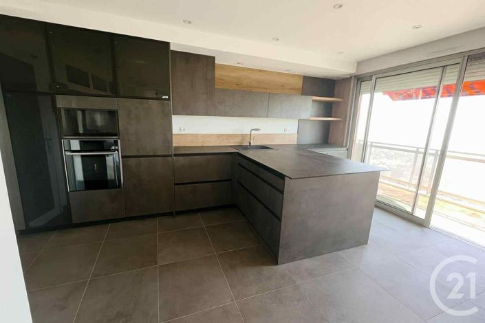 Image No.16-3 Bed Apartment for sale