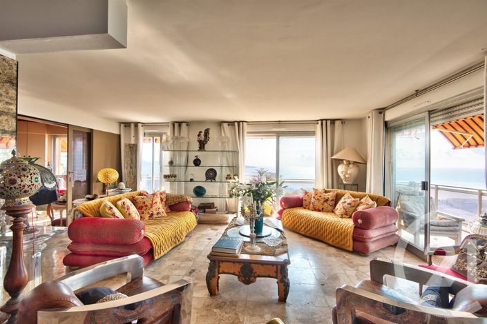 Image No.8-3 Bed Apartment for sale