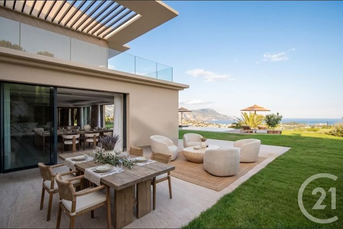 Image No.18-7 Bed House for sale