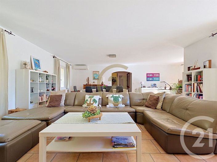 Image No.10-6 Bed House for sale