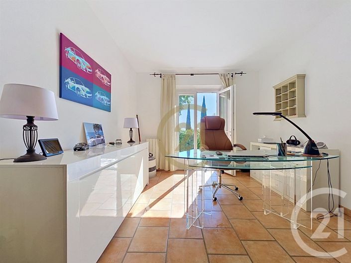 Image No.11-6 Bed House for sale
