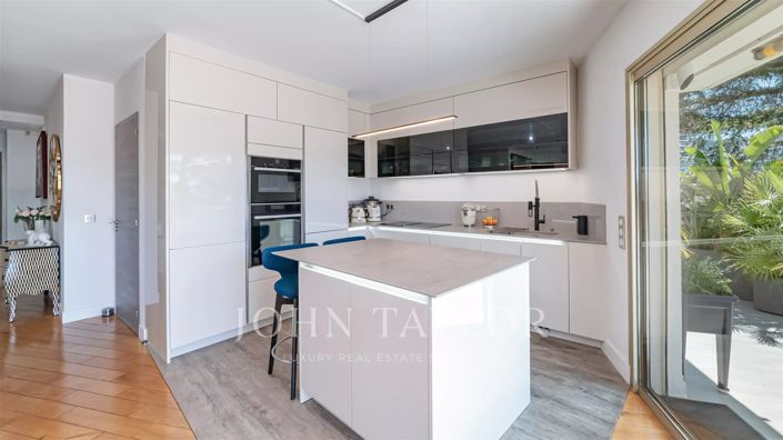 Image No.7-3 Bed Apartment for sale