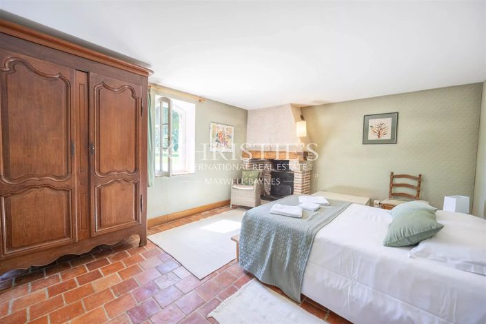 Image No.17-15 Bed House for sale
