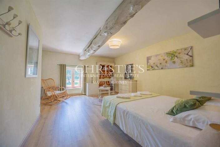 Image No.9-15 Bed House for sale