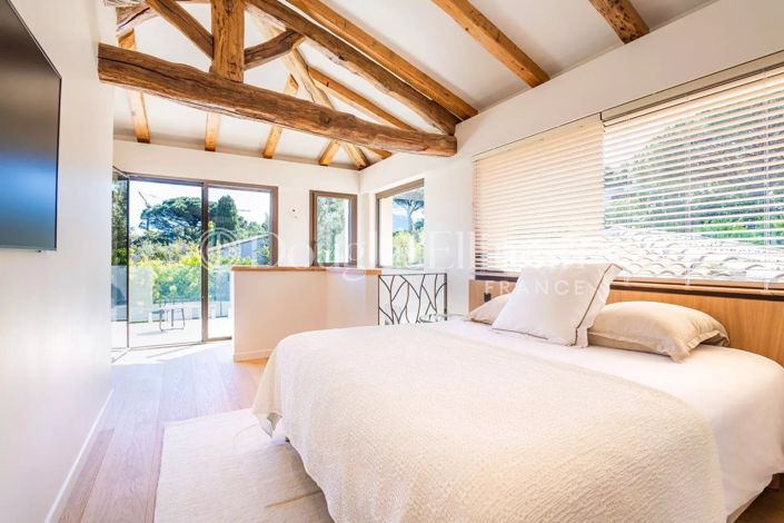 Image No.9-7 Bed House for sale